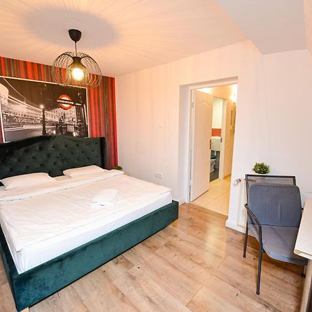 The Lincoln Suites - Central Shabbat Friendly Apartments Bukarest Exteriör bild