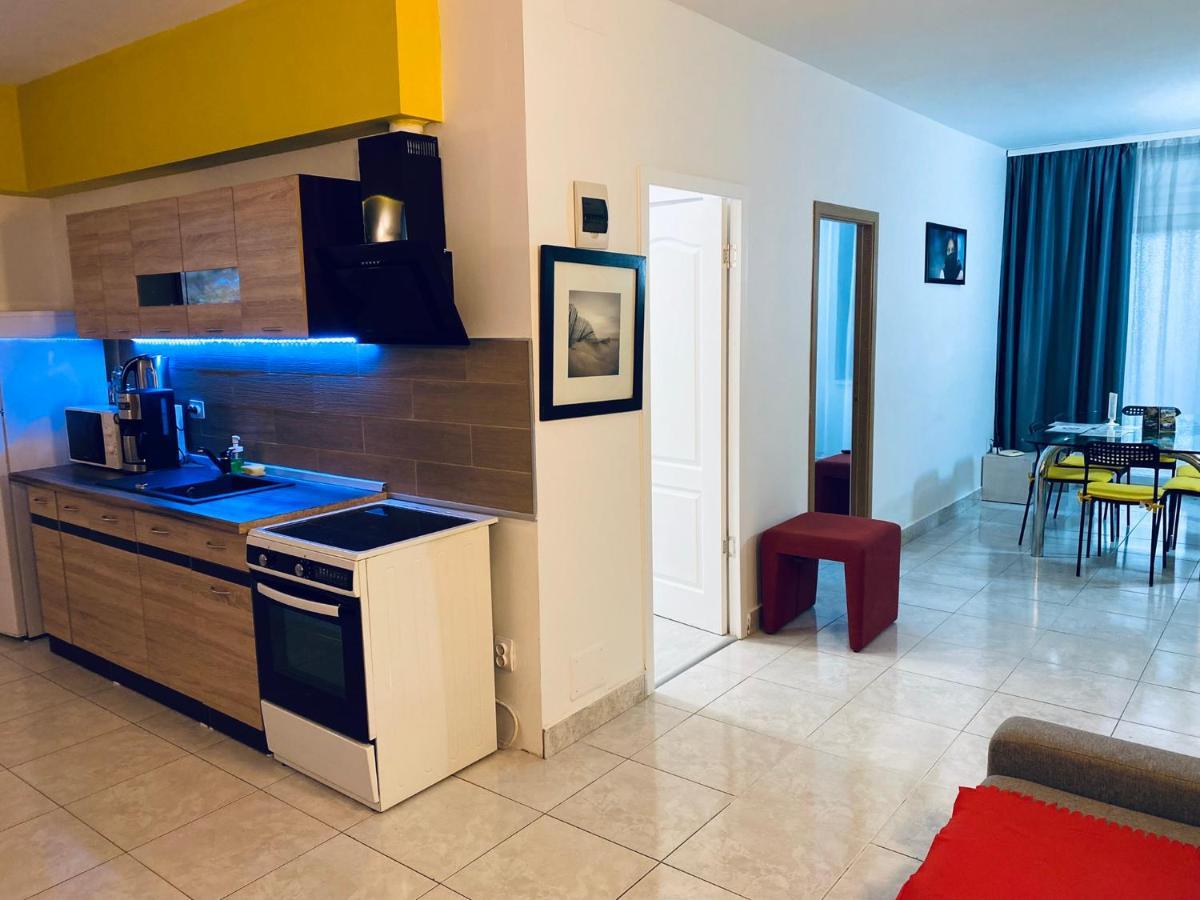 The Lincoln Suites - Central Shabbat Friendly Apartments Bukarest Exteriör bild