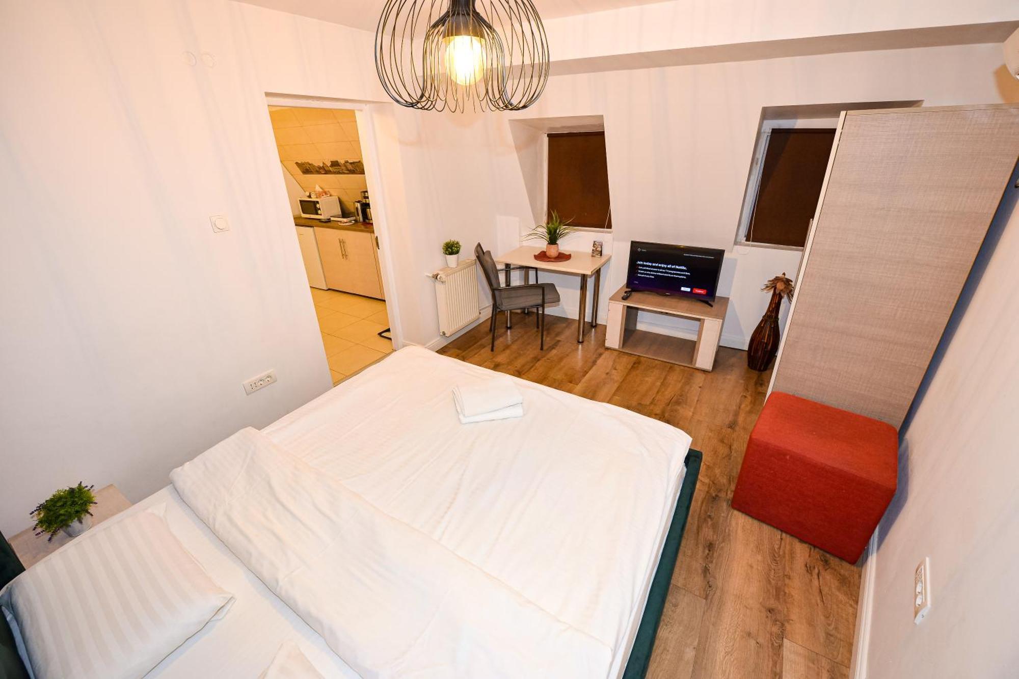 The Lincoln Suites - Central Shabbat Friendly Apartments Bukarest Exteriör bild