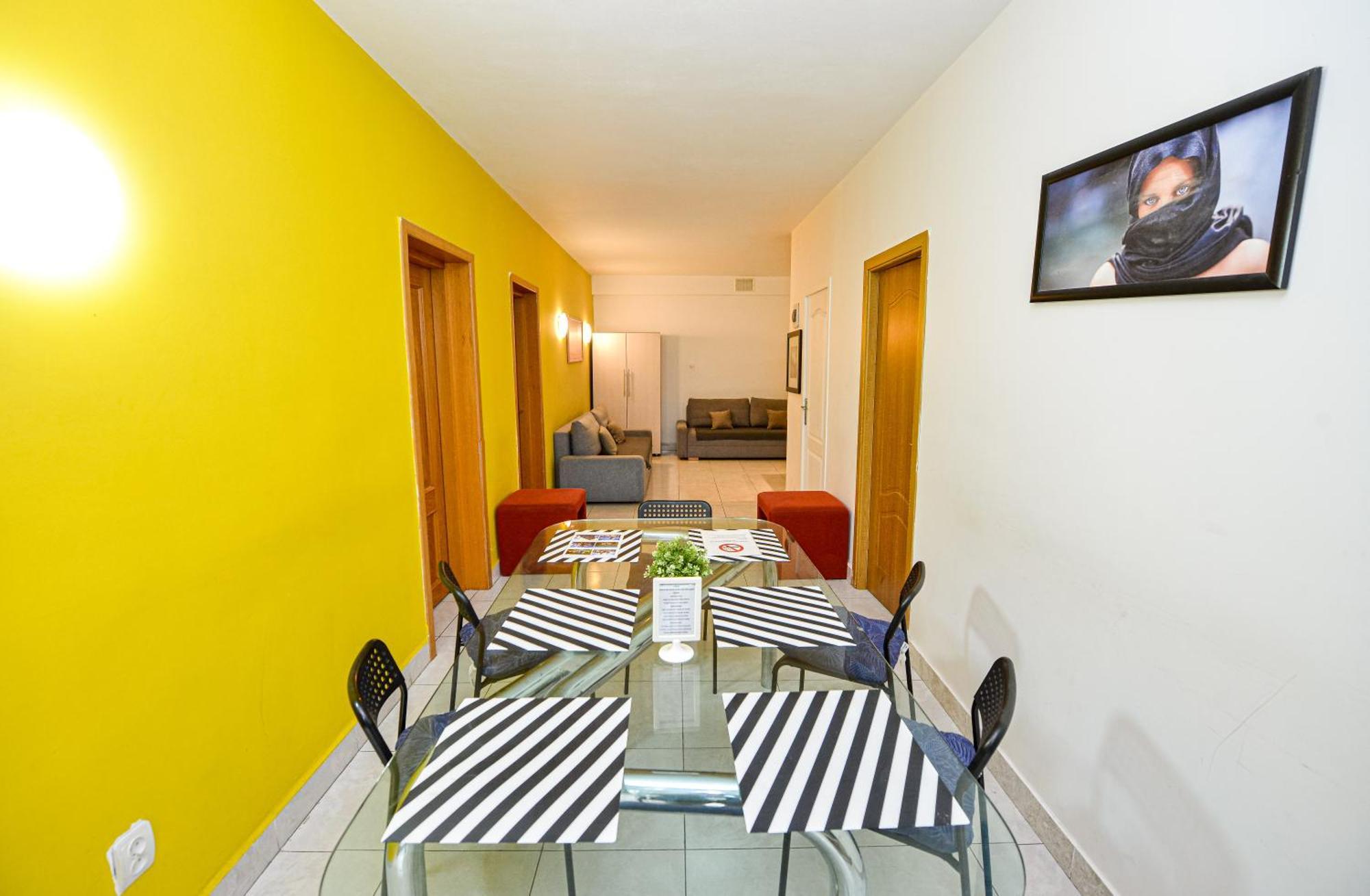 The Lincoln Suites - Central Shabbat Friendly Apartments Bukarest Exteriör bild