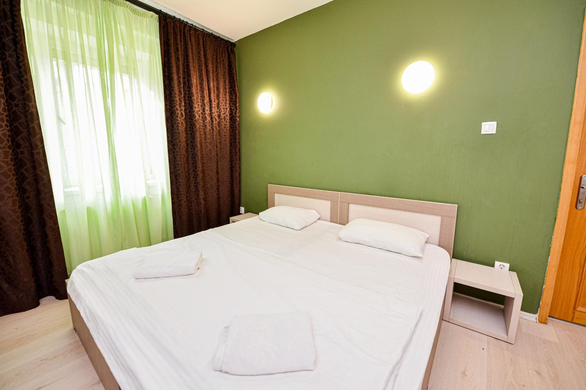 The Lincoln Suites - Central Shabbat Friendly Apartments Bukarest Exteriör bild