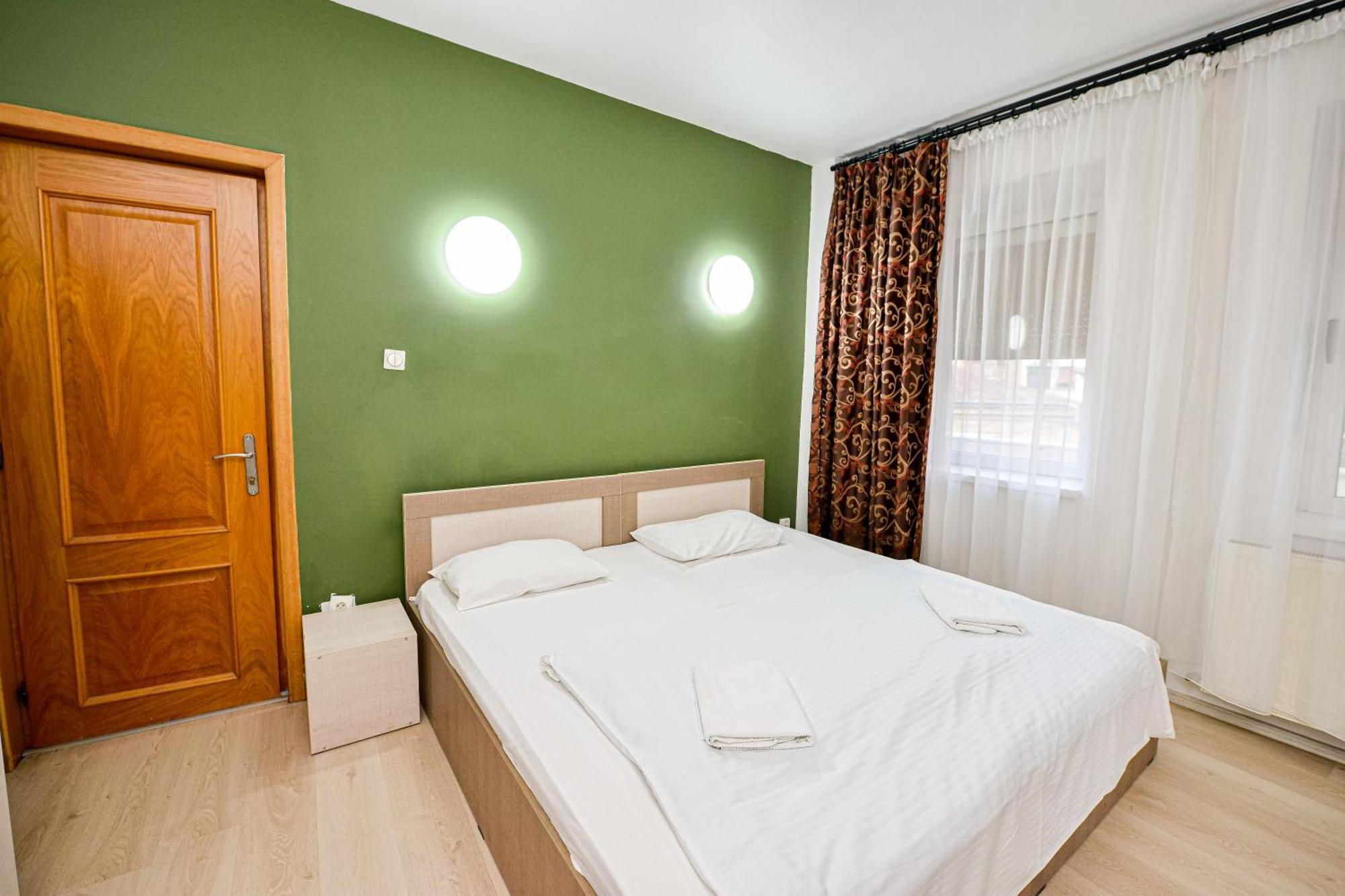 The Lincoln Suites - Central Shabbat Friendly Apartments Bukarest Exteriör bild
