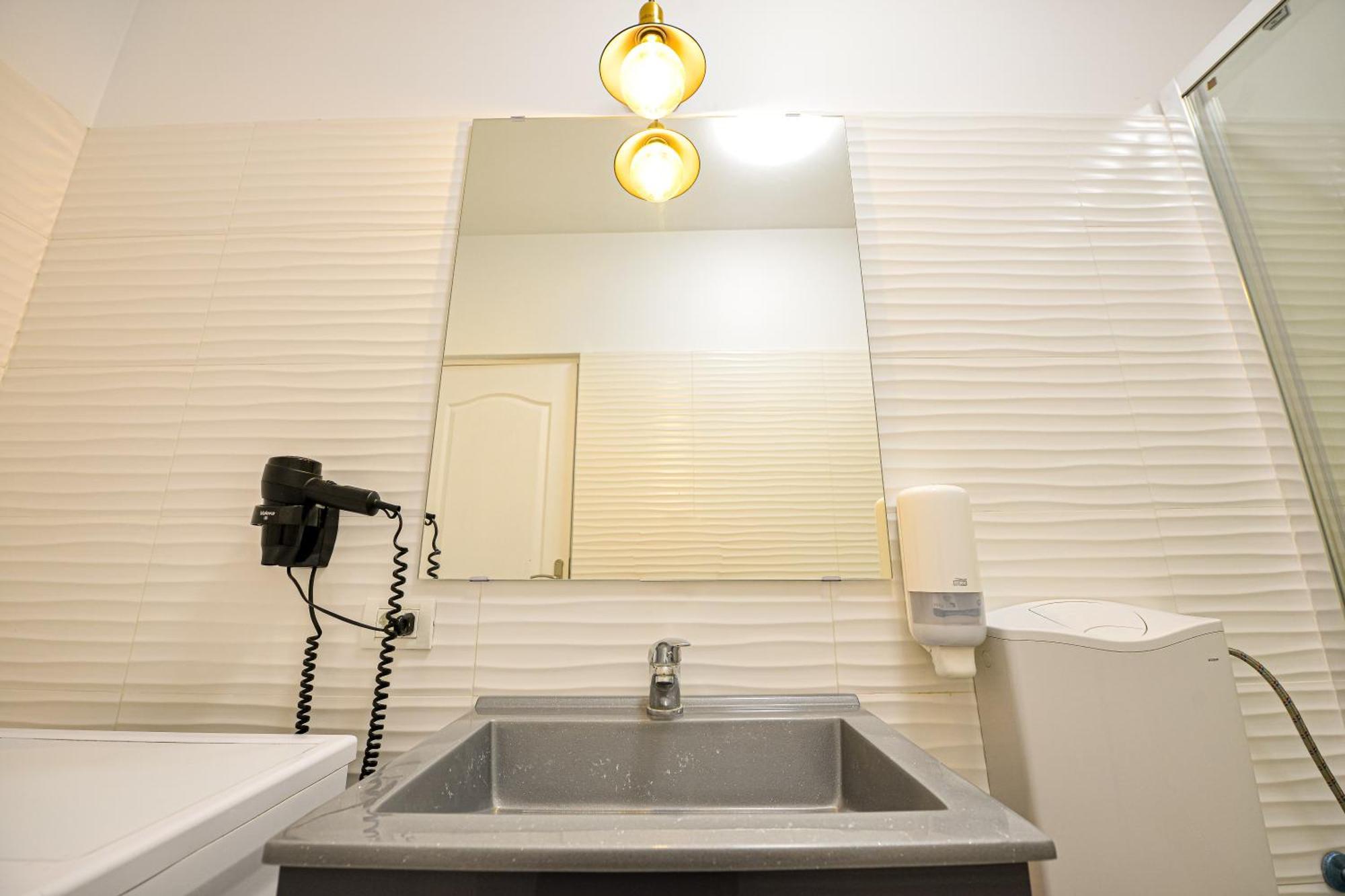 The Lincoln Suites - Central Shabbat Friendly Apartments Bukarest Exteriör bild