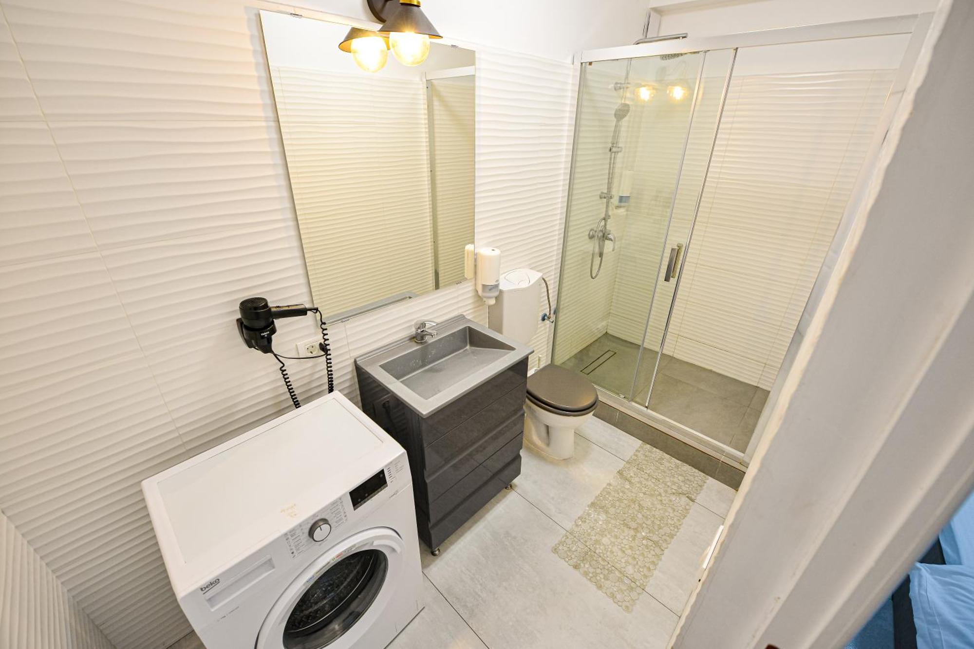 The Lincoln Suites - Central Shabbat Friendly Apartments Bukarest Exteriör bild