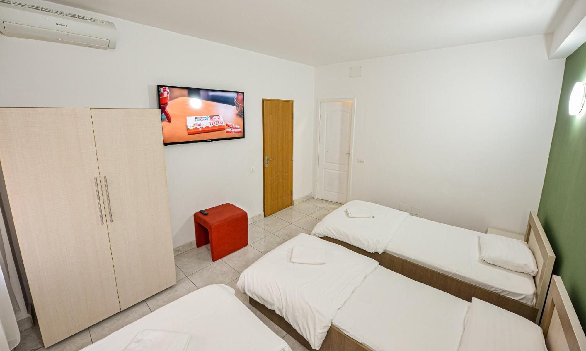 The Lincoln Suites - Central Shabbat Friendly Apartments Bukarest Exteriör bild