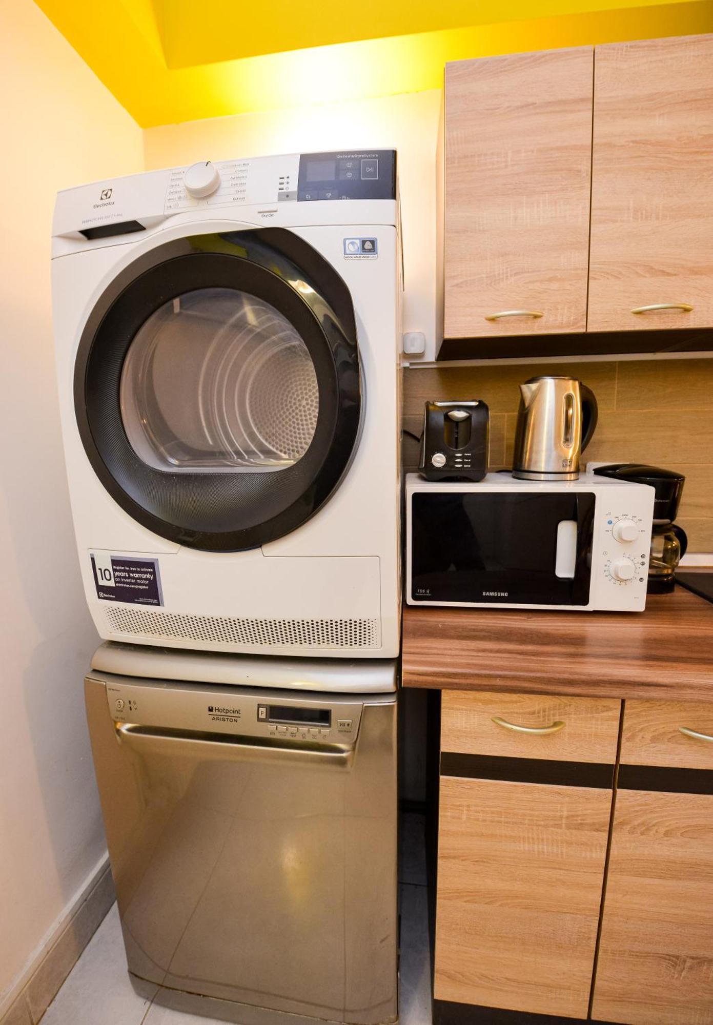 The Lincoln Suites - Central Shabbat Friendly Apartments Bukarest Exteriör bild